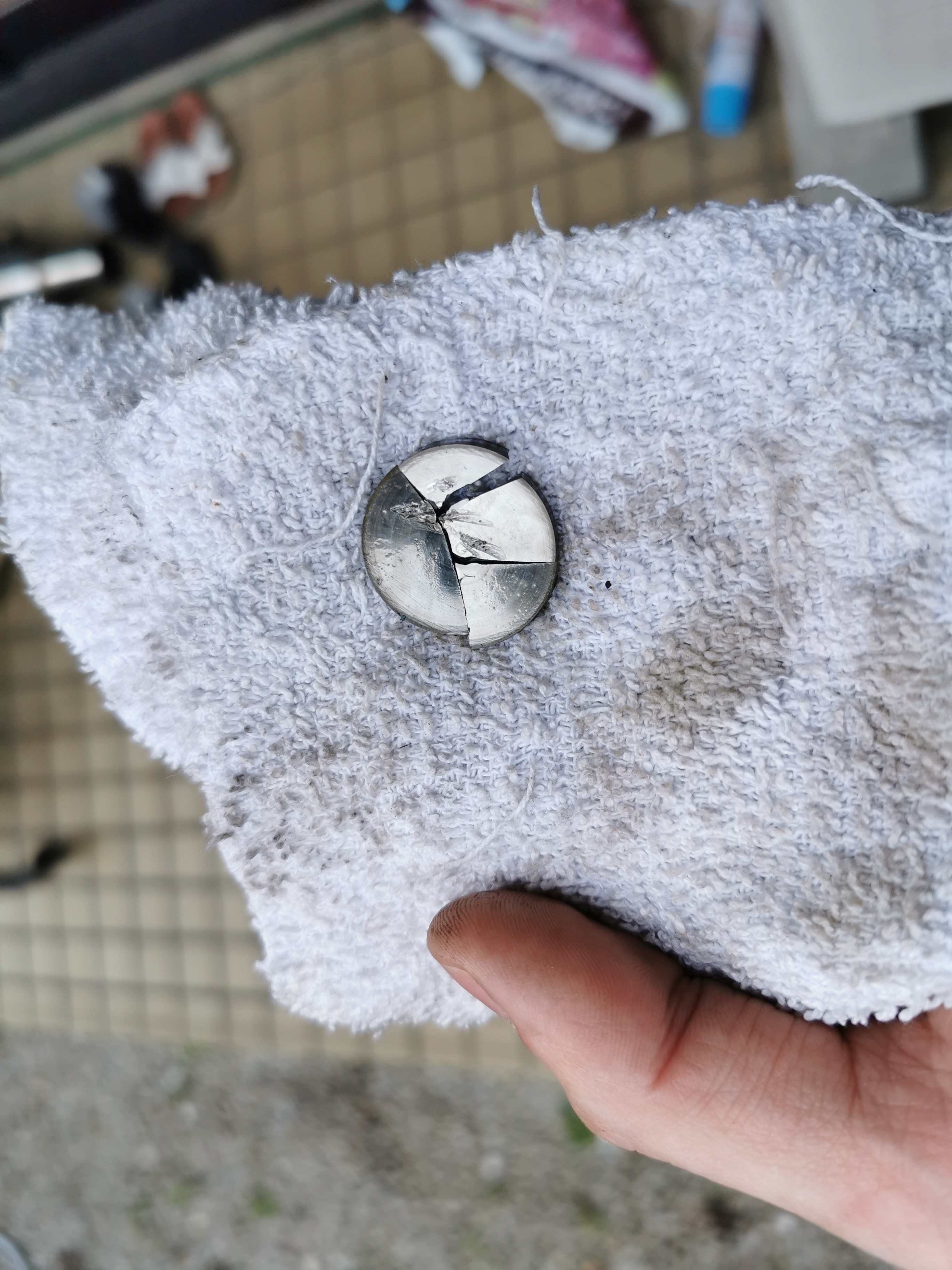[Image: AEU86 AE86 - 4A-GE valve shim disintegrated]