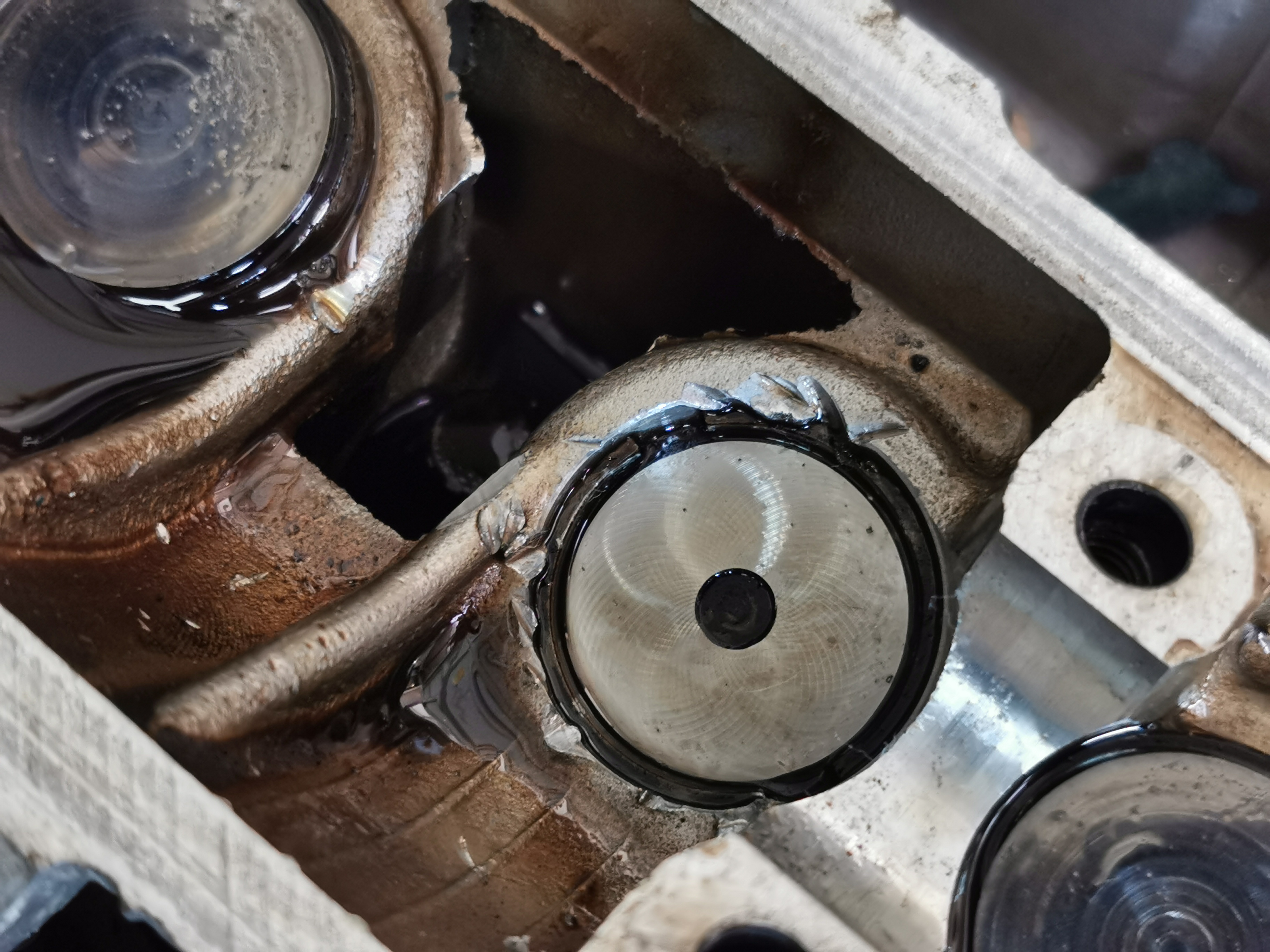 [Image: AEU86 AE86 - 4A-GE valve shim disintegrated]